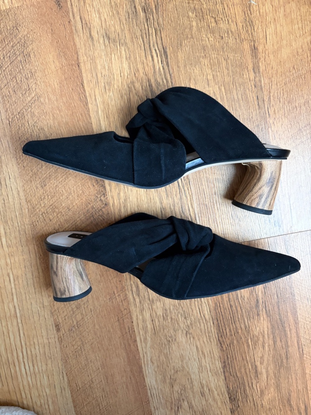 Sanctuary Black Pointed-Toe Knotted Suede Mules
